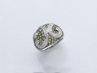 Bague bandeau en or gris 750 millièmes partiellement...