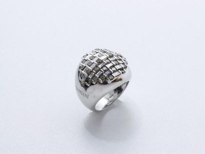 DAMIANI

Bague dôme en or gris 750 millièmes...