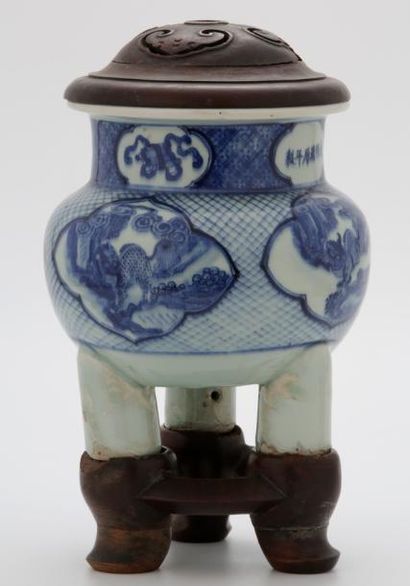 JAPON ARITA Fin du XIXème Siècle

BRÛLE-PARFUM...