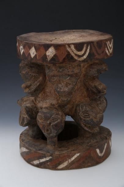 GRASSLANDS CAMEROUN - Tabouret à assise ronde...