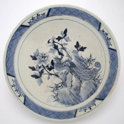 CHINE Vers 1900

GRAND PLAT en porcelaine...