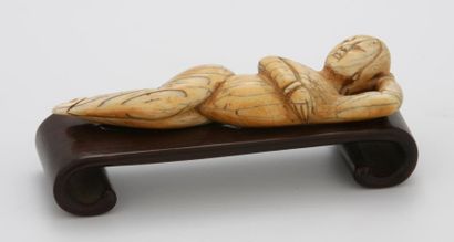 CHINE Dynastie Ming (1368-1644)

FEMME MÉDECIN...