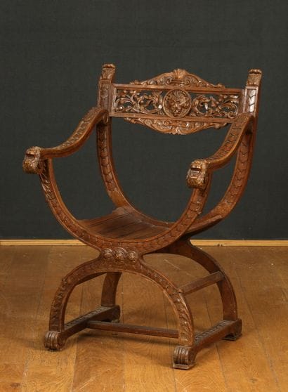 FAUTEUIL CURULE dit 