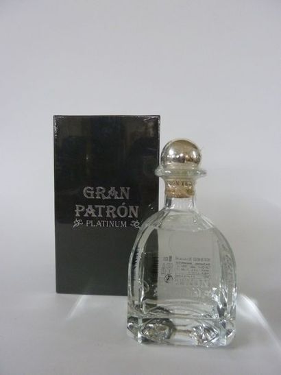 9 BOUTEILLES (70 cl) Tequila 