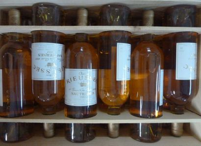 46/ 12 BOUTEILLES Château Rieussec 

Sauternes...