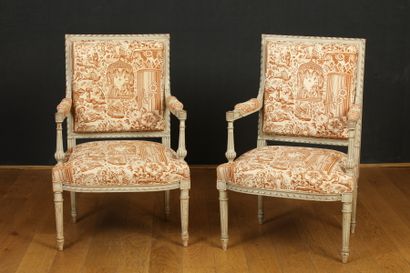 PAIRE DE FAUTEUILS A DOSSIERS PLATS RECTANGULAIRE...