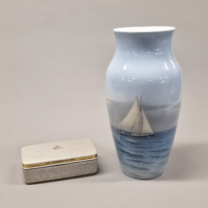 ROYAL COPENHAGUE DENMARK - VASE BALUSTRE...