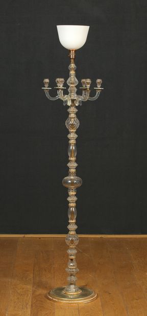 LAMPADAIRE à une lumière centrale électrique...