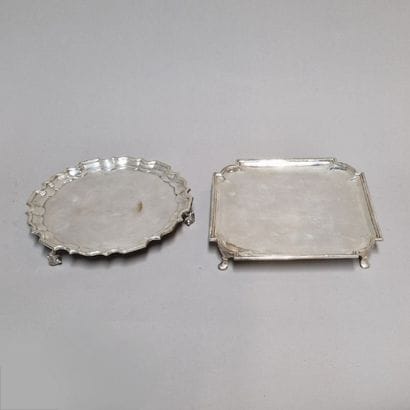 2 PLATEAUX A CARTE DE VISITE QUADRIPODES...