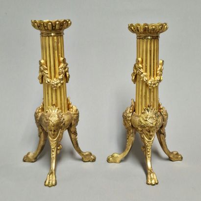 PAIRE DE PETITS FLAMBEAUX COLONNES A CANNELURES...
