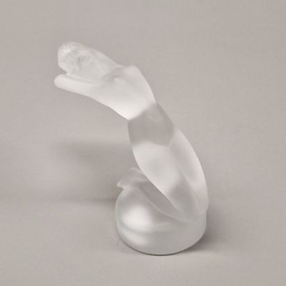 LALIQUE FRANCE - DANSEUSE (un bras levé),...