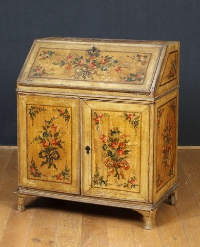 SCRIBAN, Italie XIXème Siècle à décor laqué...