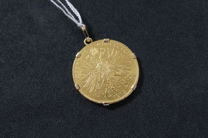 PIECE 100 Couronnes or 1915

Montée en pendentif

PB....