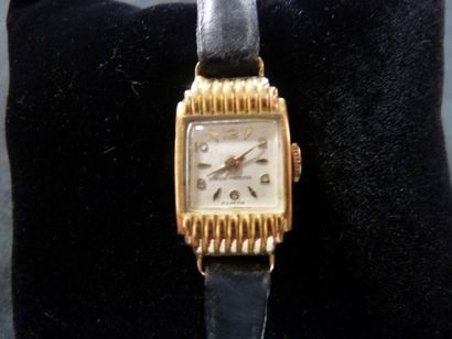MONTRE BRACELET DE DAME Circa 1950

Boitier...