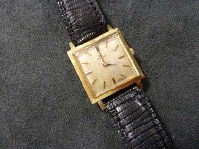 OMEGA - MONTRE BRACELET d'homme Circa 1940...