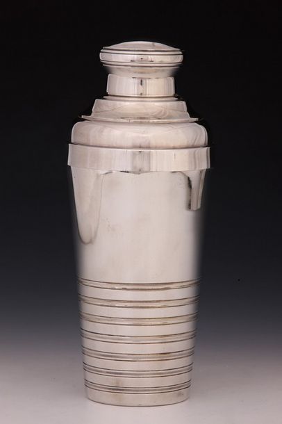 SHAKER en métal argenté Circa 1950 à décor...