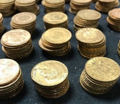 LOT DE 100 pièces en or 20 Francs

comprenant:

-...