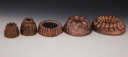 5 MOULES A PATISSERIE en cuivre d'Epoque...