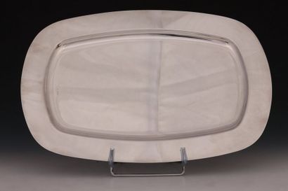 UDNER - PLAT à bord cintré en métal argenté...