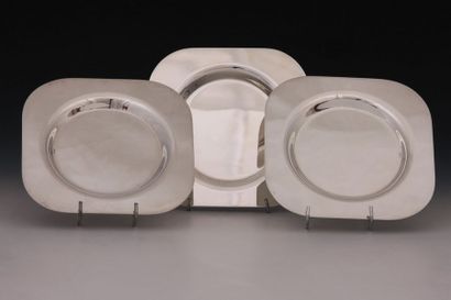 UDNER - SUITE DE 3 DESSOUS DE CARAFE carrés...