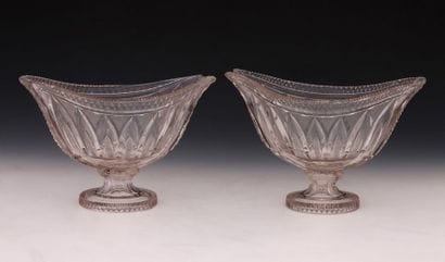 PAIRE DE BOUQUETIERES DE TABLE navettes en...