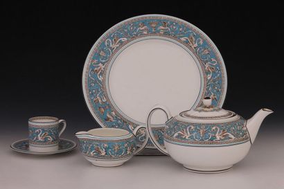 WEDGWOOD MODELE TURQUOISE FLORENTINE - PARTIE...