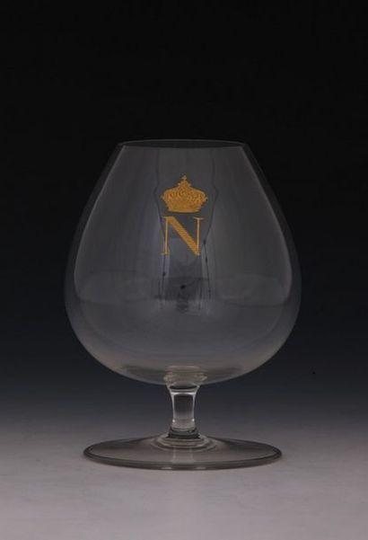 BACCARAT -SUITE DE 6 VERRES A COGNAC en cristal...