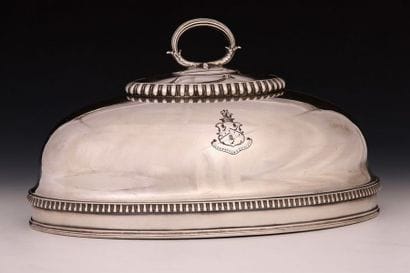 CLOCHE ovale en métal argenté de la Fin du...