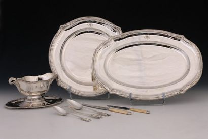 IMPORTANTE MENAGERE DE COUVERTS ET COUTEAUX...