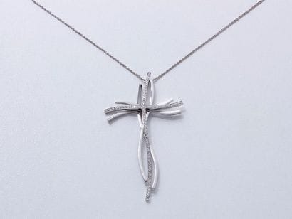 CHIMENTO

Collier en or gris 750 millièmes,...