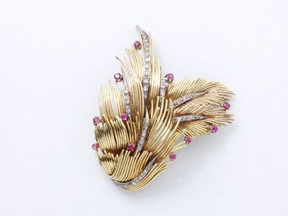 Broche gerbe en fils d'or 750 millièmes 2...