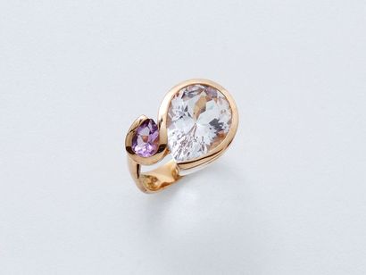 Bague en or rose 750 millièmes, ornée d'une...