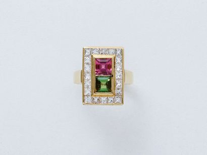 Bague en or 750 millièmes, ornée de 2 tourmalines...