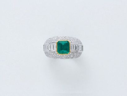 Bague jonc en or gris 750 millièmes, centrée...