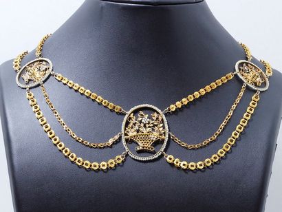 Délicat collier ''Esclavage'' en or 750 millièmes...