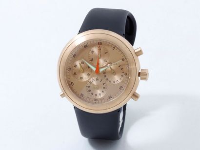 IKEPOD by MARC NEWSON Collection ''HEMIPODE''

Montre...