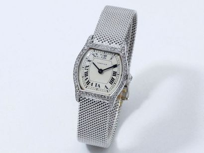 CARTIER ''TORTUE''

Montre bracelet de dame...