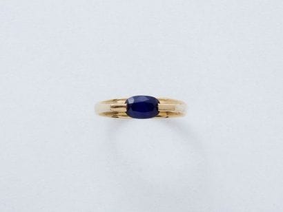 Bague en or 750 millièmes, à décor géométrique,...