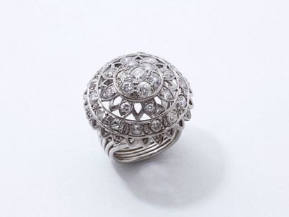 Importante bague dôme en fils de palladium,...