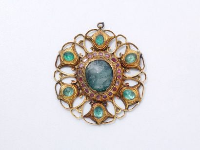 Pendentif en or 750 millièmes, stylisant...