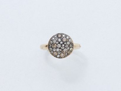 POMELLATO ''SABBIA''

Bague en or 750 millièmes,...