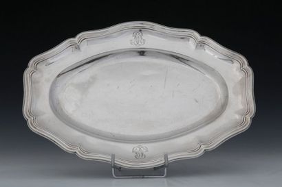PLAT OVALE MOUVEMENTÉ en argent Minerve 950...