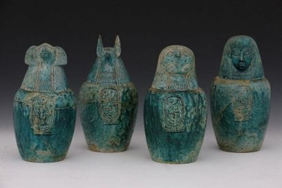 ENSEMBLE DE 4 CANOPES 

Style Egypte Antique

Pierre...