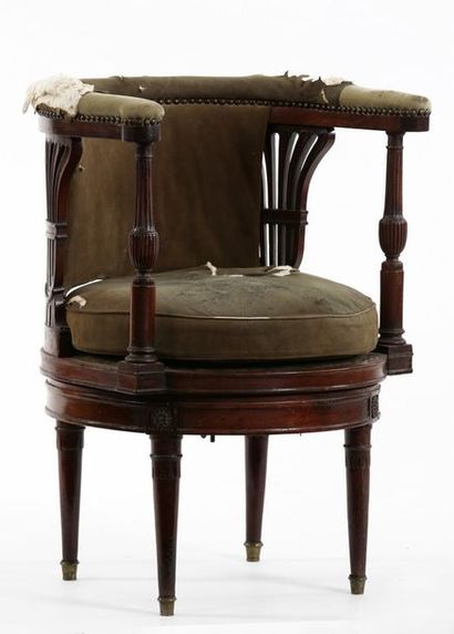 FAUTEUIL DE BUREAU À ASSISE TOURNANTE 

Epoque...