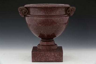 COUPE EN PORPHYRE 

XVIIIème Siècle

Prises...