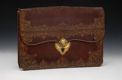 PORTEFEUILLE

XVIIIème Siècle

Maroquin doré...