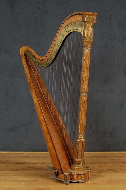 HARPE - ERARD 13 rue du Mail, Paris N°3566
Style...