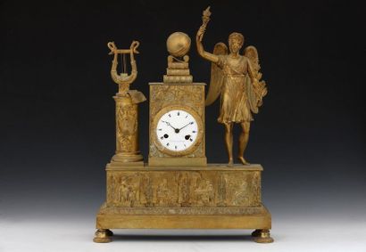 PENDULE À L'ALLÉGORIE DES ARTS 

Epoque Empire

Signée...