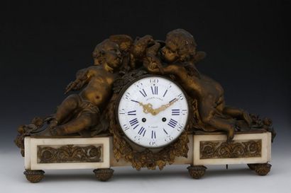 IMPORTANTE PENDULE 

Style Louis XVI - Fin...