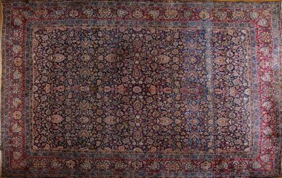 GRAND TAPIS IRANIEN

Laine nouée

Décor de...